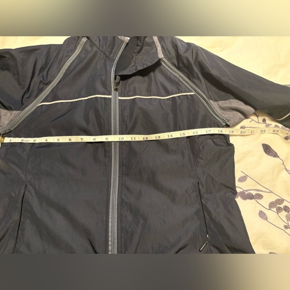 SUGOi Cycling Running Jacket Zip Off Arms - Picture 5 of 16